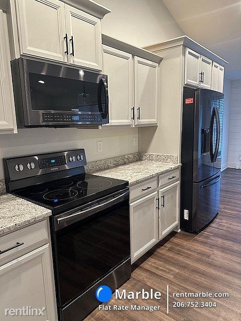 5651 Covington Dr - Photo 3 of 20