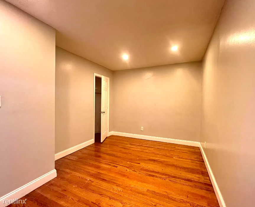 130 Chancellor Ave - Photo 3 of 5