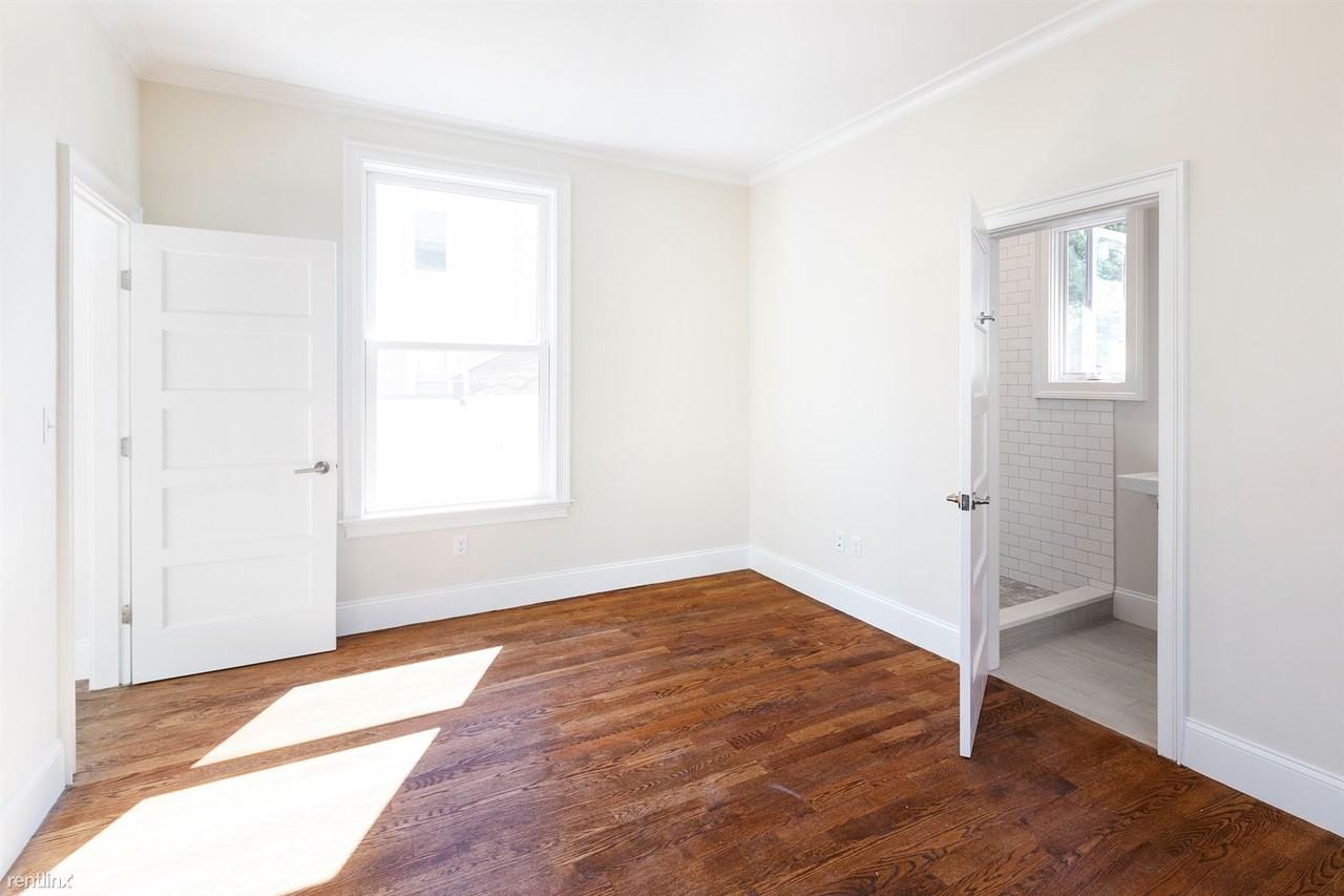 117 Centre St - Photo 3 of 7