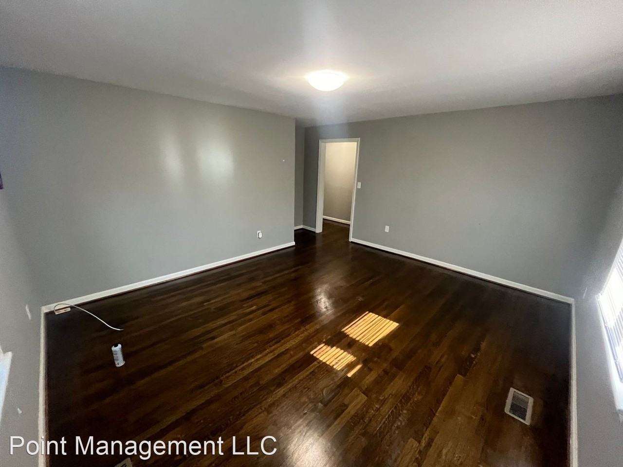 823 Campbell Ave - Photo 2 of 10