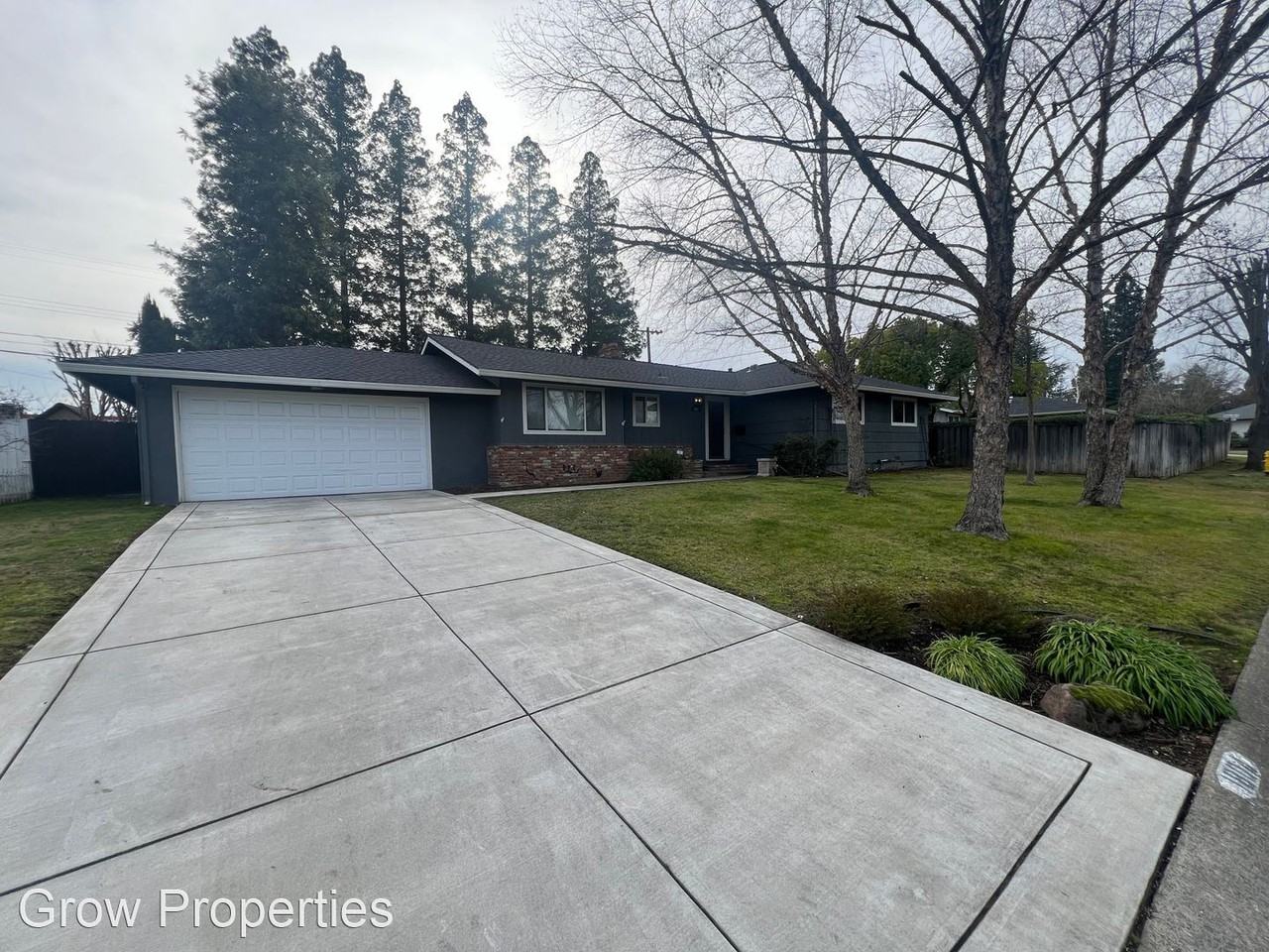 1804 Wayside Ln - Photo 2 of 31