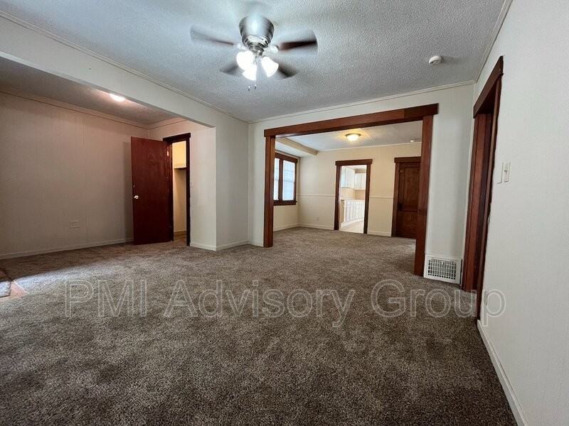 2217 Sw Kenilworth Ct - Photo 3 of 16