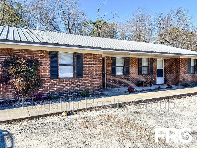 211 Connie Cir - Photo 2 of 19