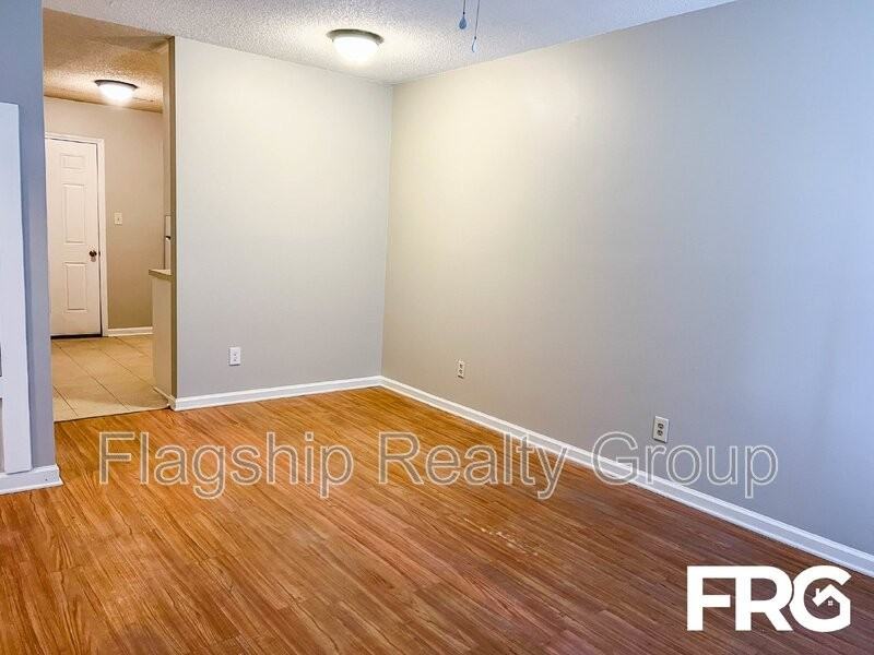 211 Connie Cir - Photo 3 of 19