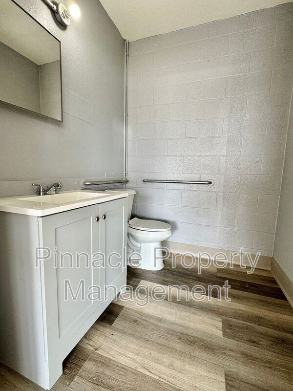 2312 W Avenue N - Photo 4 of 6