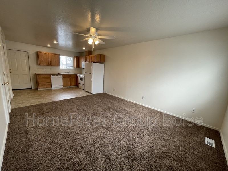 812 E Roosevelt Ave - Photo 5 of 14