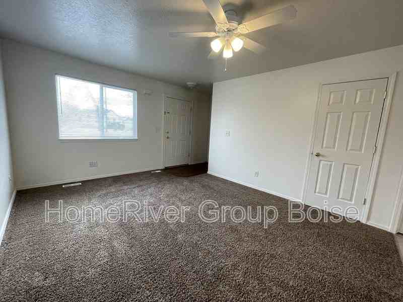 812 E Roosevelt Ave - Photo 6 of 14