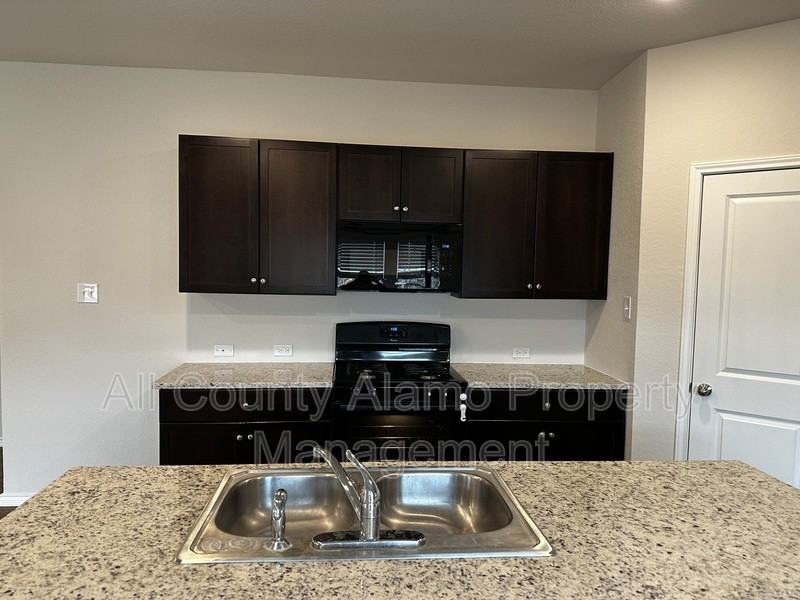 14005 Breccia Loop - Photo 2 of 11