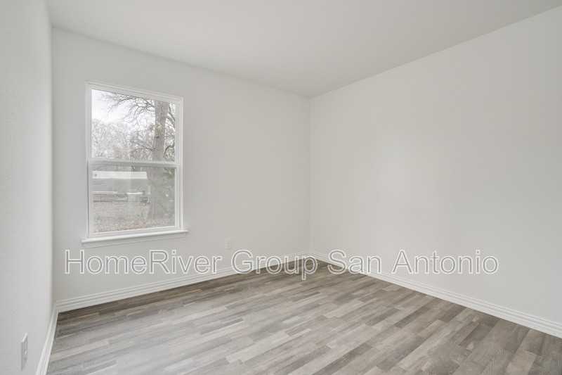 114 Ardmore St - Photo 2 of 21
