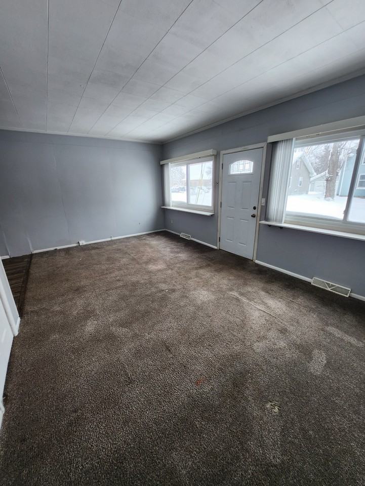 9 E Lincoln Ave - Photo 2 of 11