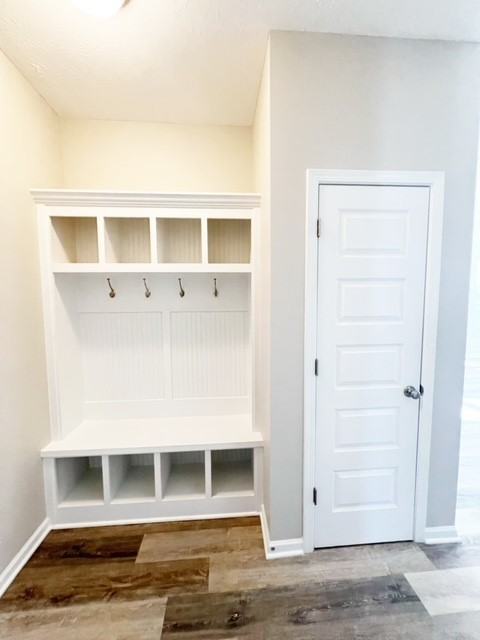 8060 Clarks Creek Ct - Photo 6 of 14