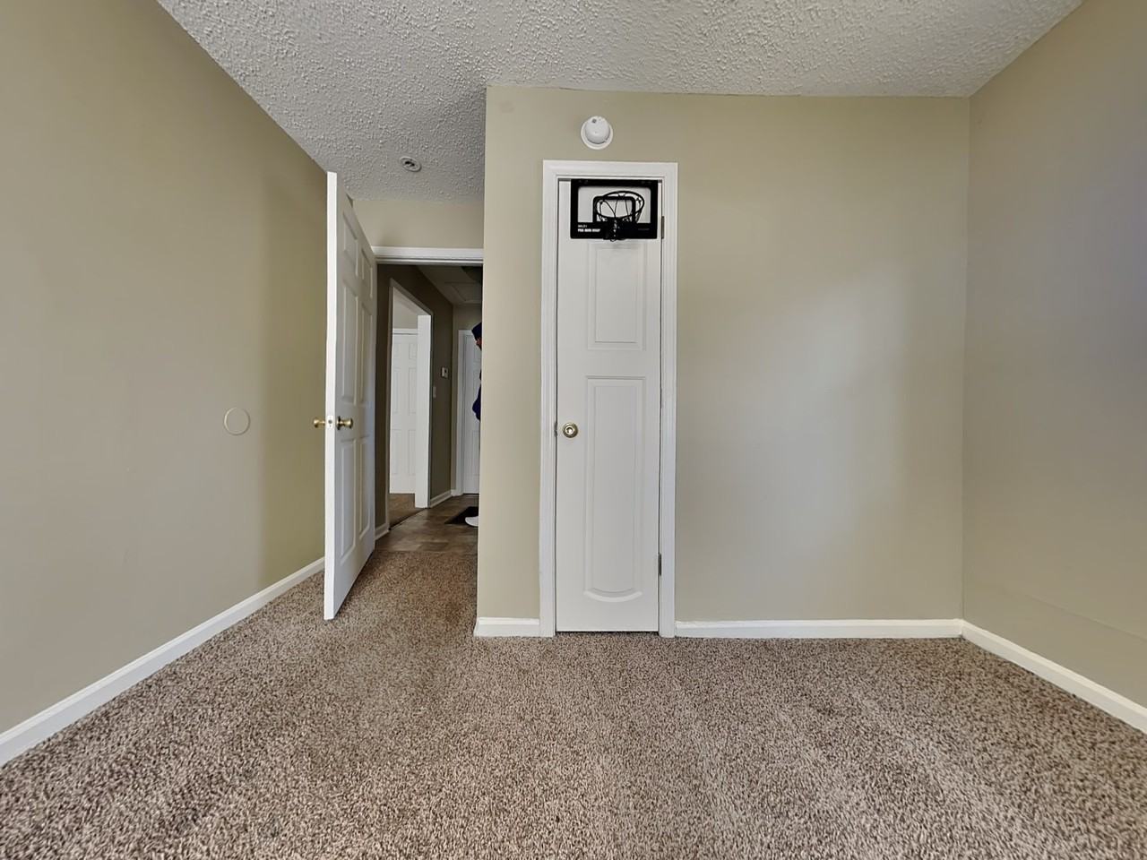 481 Iota Avenue South - Photo 6 of 18