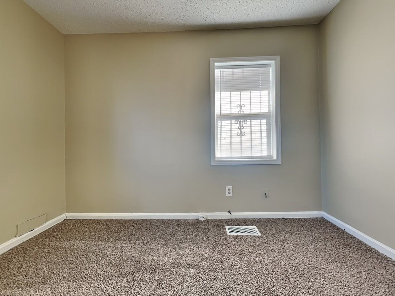 481 Iota Avenue South - Photo 7 of 18