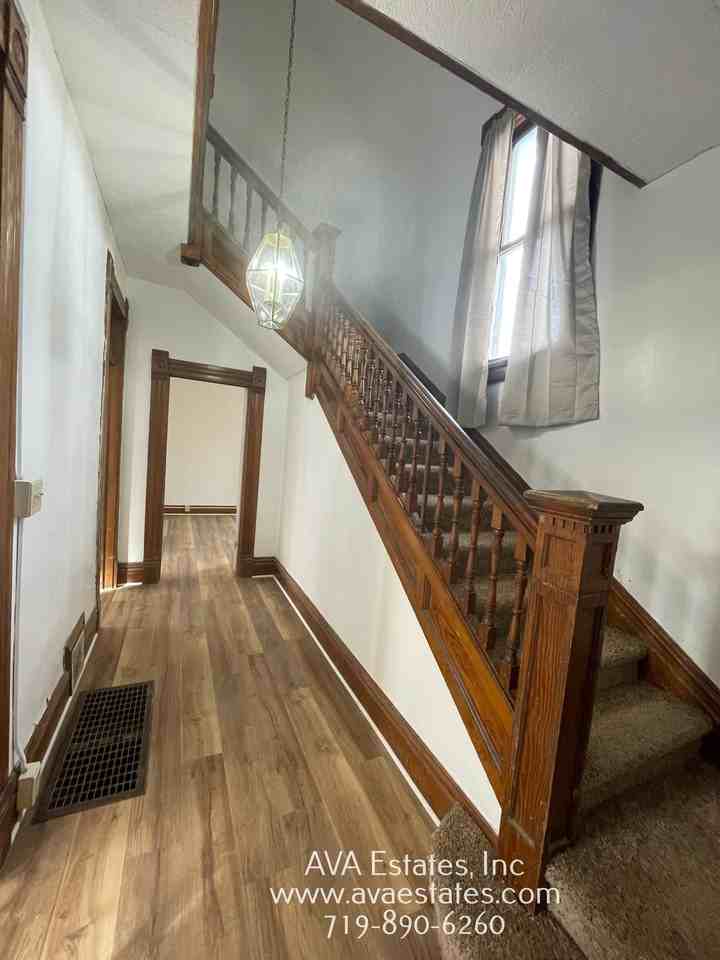 1307 Cypress St - Photo 2 of 23