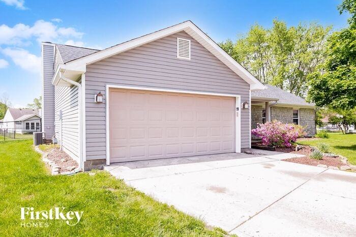 7950 Sugar Berry Ct - Photo 2 of 15