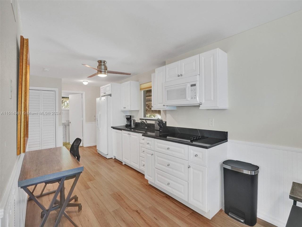 900 N Surf Rd #2 - Photo 7 of 48