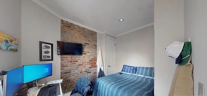 E 13th St #28 - Photo 3 of 6