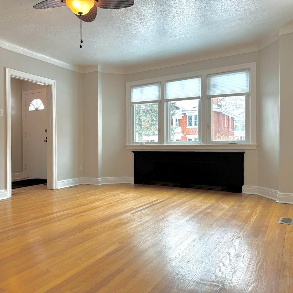 139 Irving Avenue - Photo 2 of 18