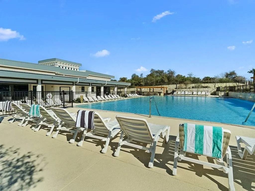 5400 N Mays St #B6-5