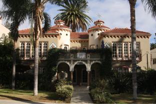 2264 North Beachwood Drive - Photo 1 of 1