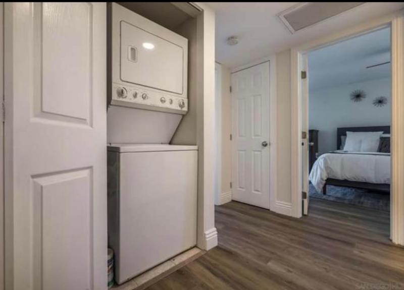 12730 Laurel St - Photo 3 of 30