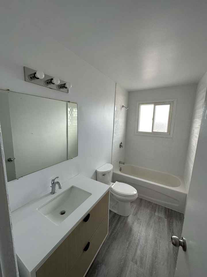 141 Plymouth Rd Welland, ON L3B 3C8 - Photo 3 of 26