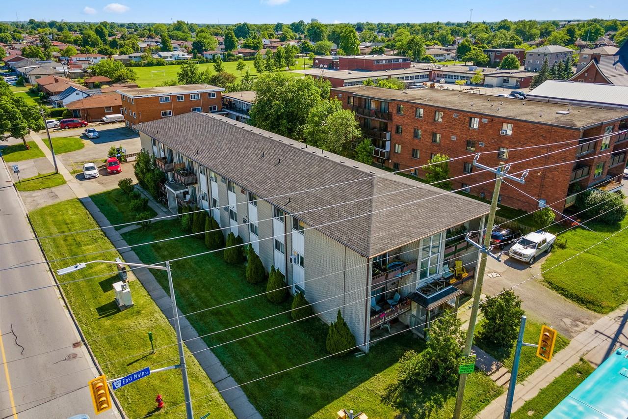 951 E Main St Welland, ON L3B 3Z2 - Photo 2 of 21