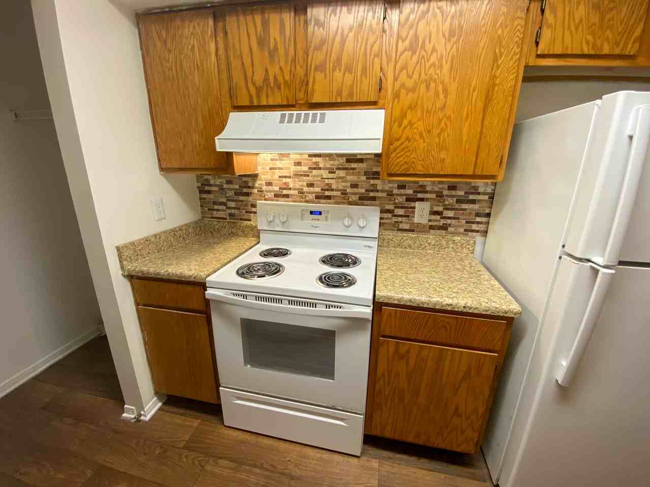 Hickory Manor - Photo 5 of 20