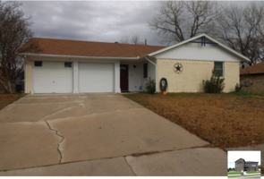 featured image of 211 E Hogan Dr