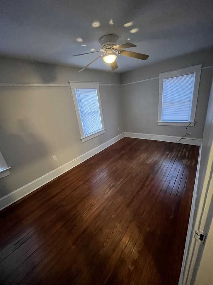 502 N Loudoun St #B - Photo 2 of 15