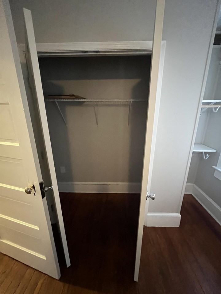502 N Loudoun St #B - Photo 3 of 15