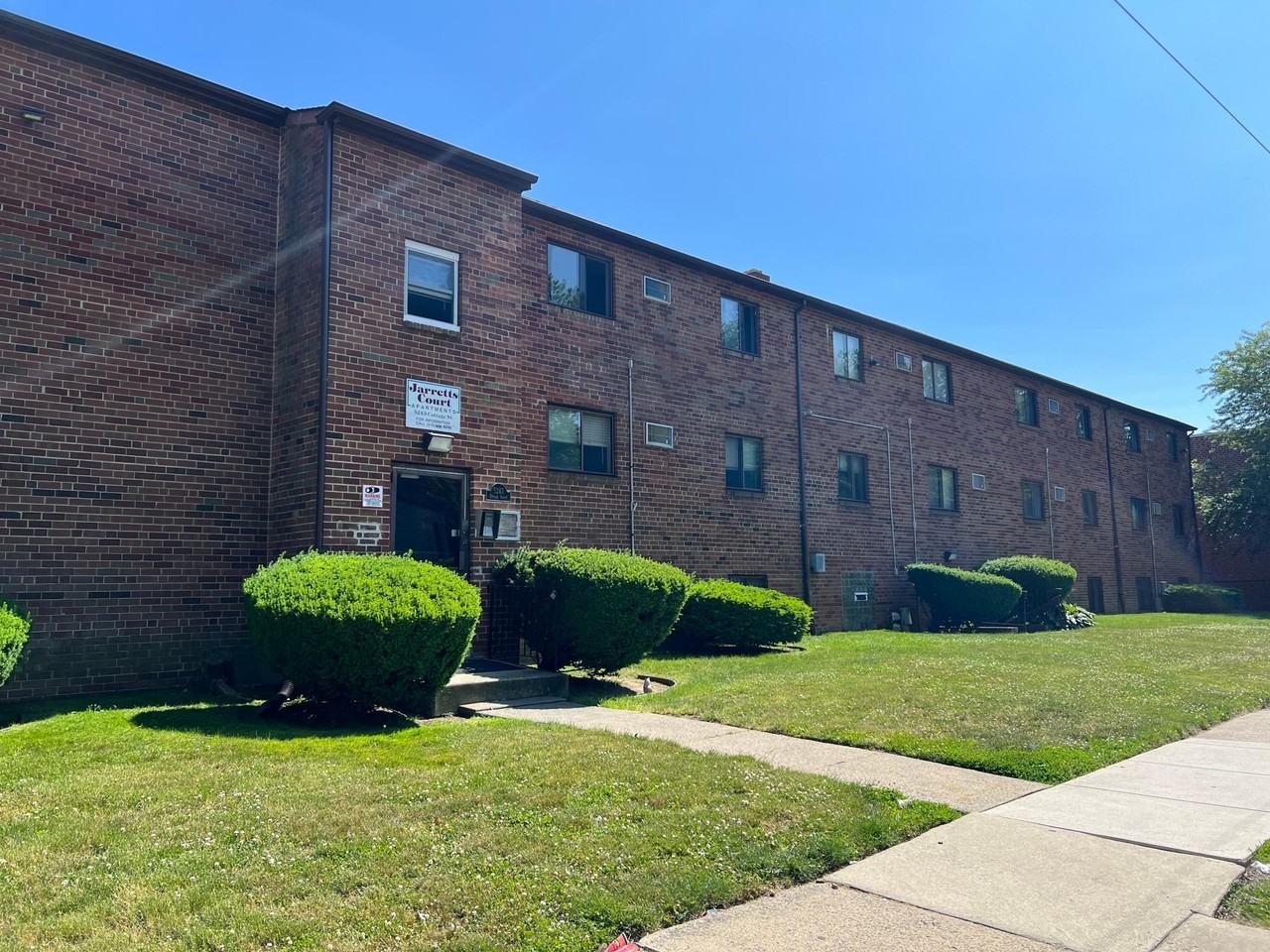 Liberty Court Apartments - Photo 6 of 7