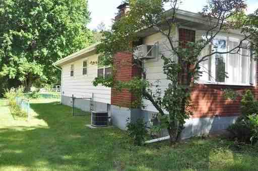 8 O'Neil Rd - Photo 2 of 3