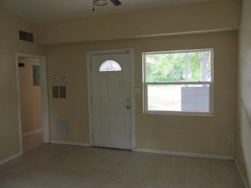 6113 Hialeah St - Photo 3 of 18