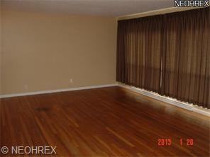 4974 N Sedgewick Rd - Photo 3 of 7