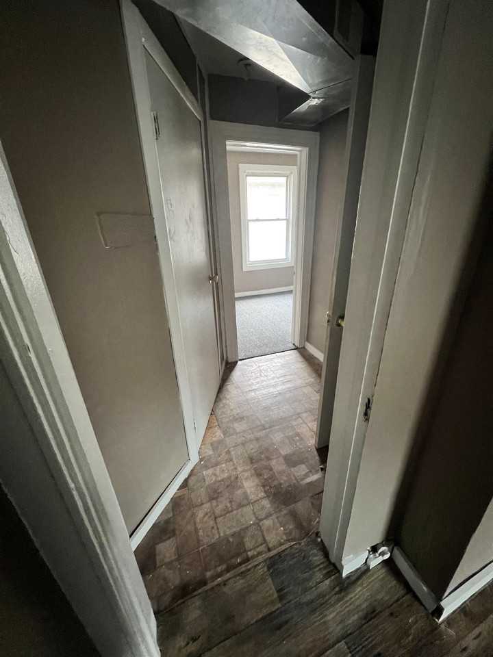 365 Troup St #2 - Photo 6 of 8