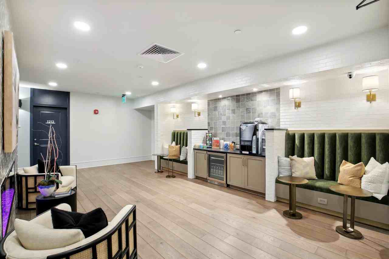 The Knox - Photo 4 of 35