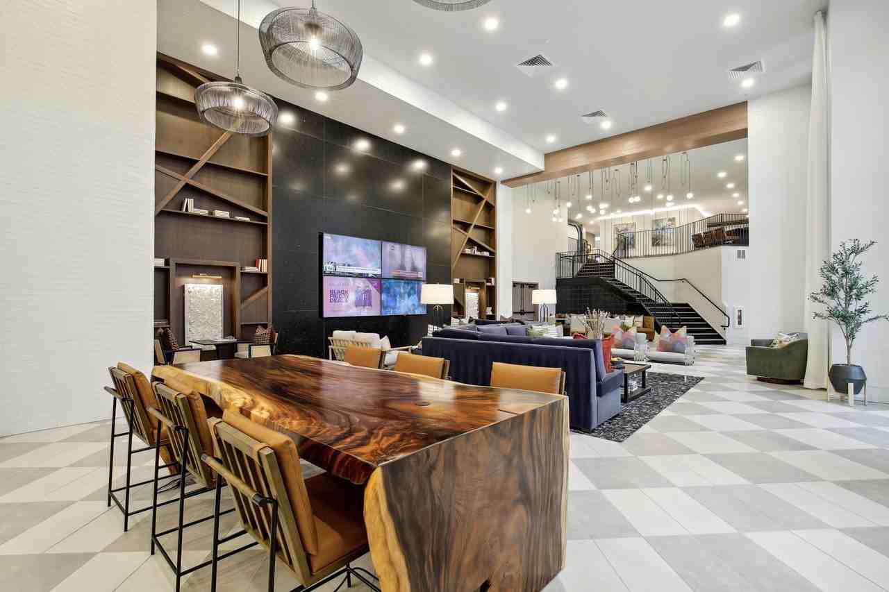 The Knox - Photo 5 of 35