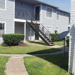 1717 Briar Lane - Photo 2 of 11