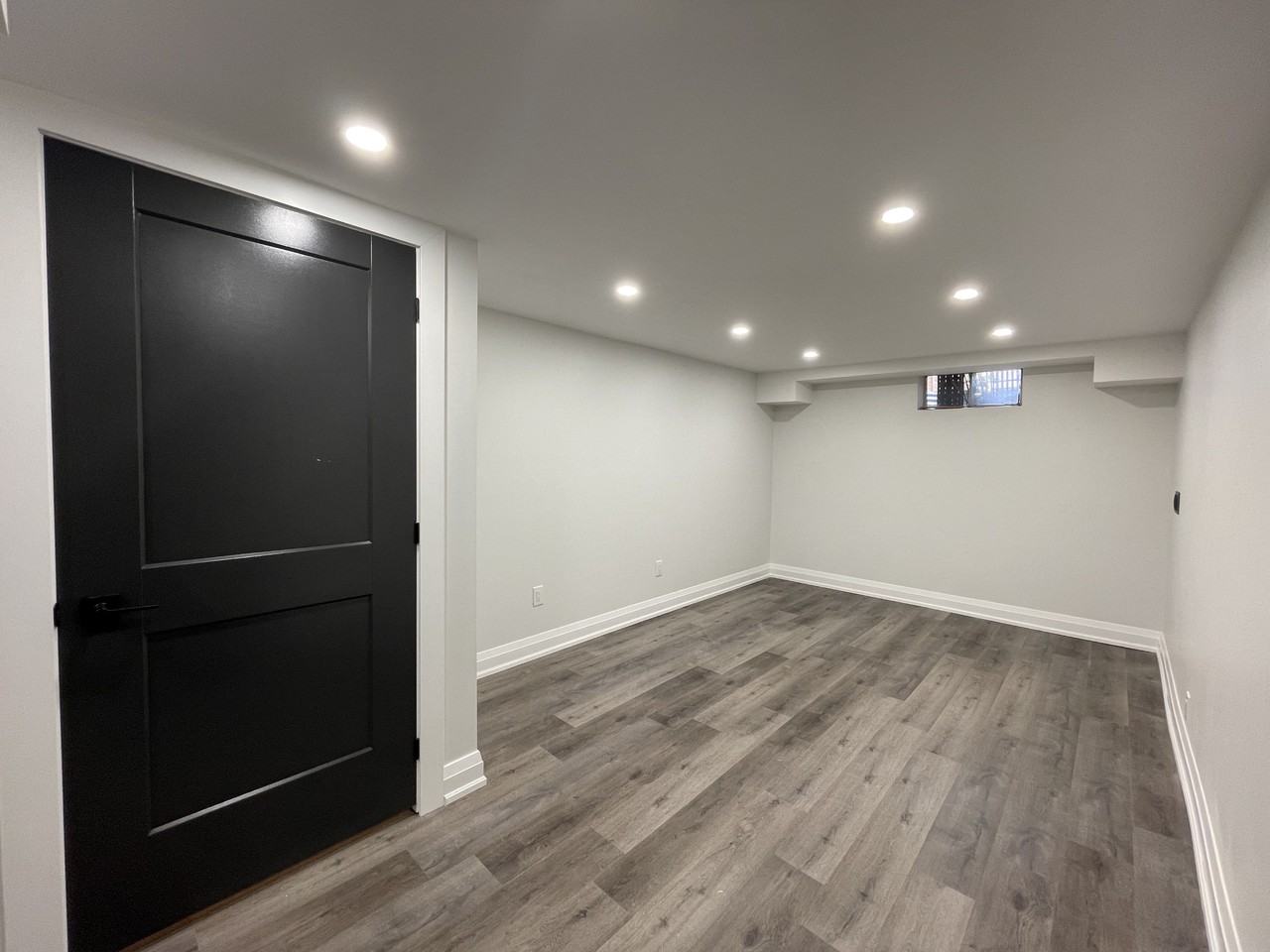 1132 UpperWellington - Photo 3 of 20