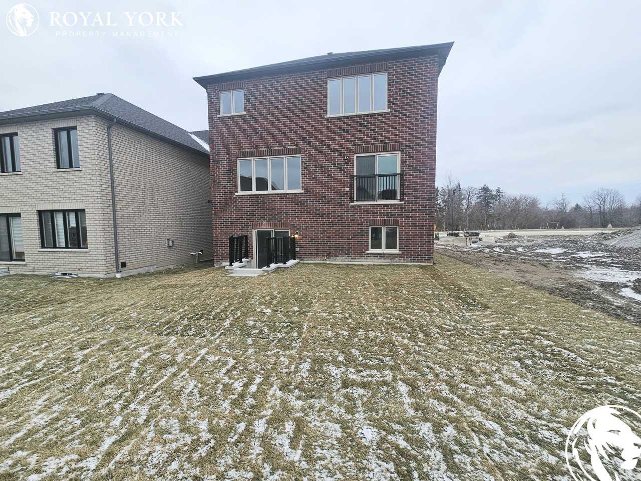 1513 Stovell Cres - Photo 2 of 50