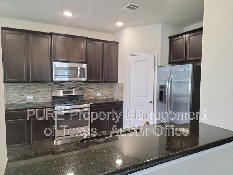 2018 Barker House Cv - Photo 3 of 23