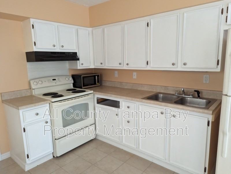 5414 4th St - Photo 2 of 10