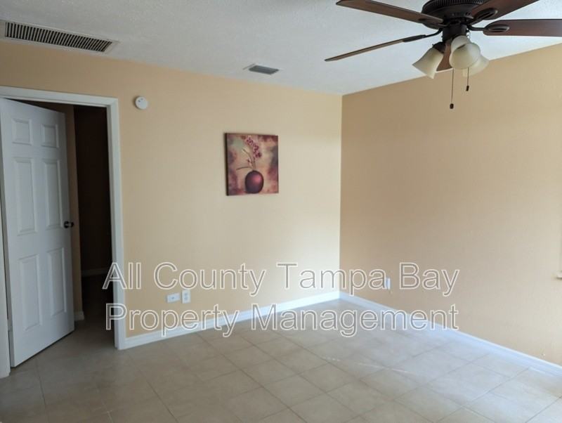 5414 4th St - Photo 3 of 10