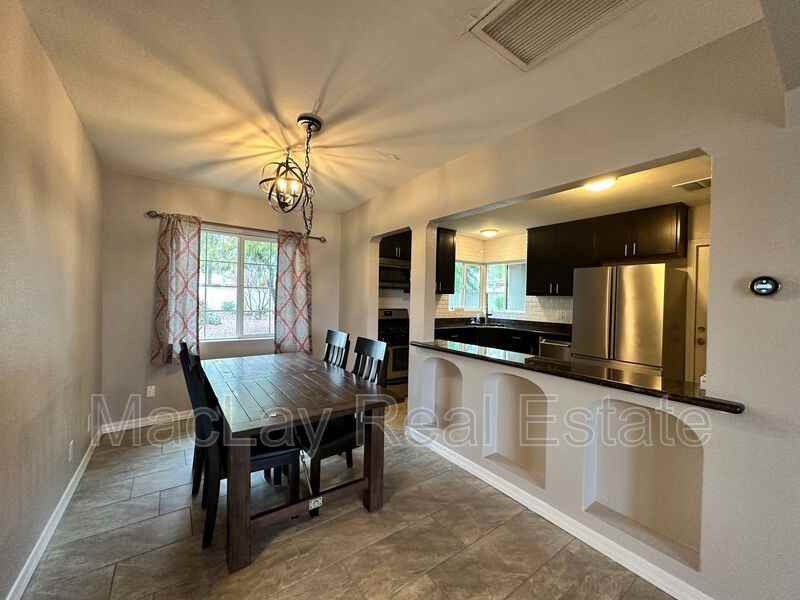 1802 E Hubbell St - Photo 2 of 21