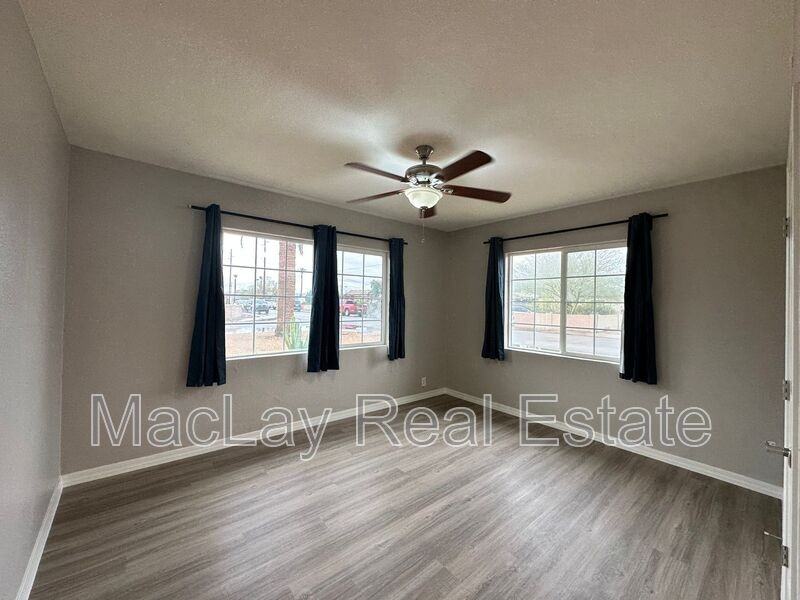 1802 E Hubbell St - Photo 7 of 21