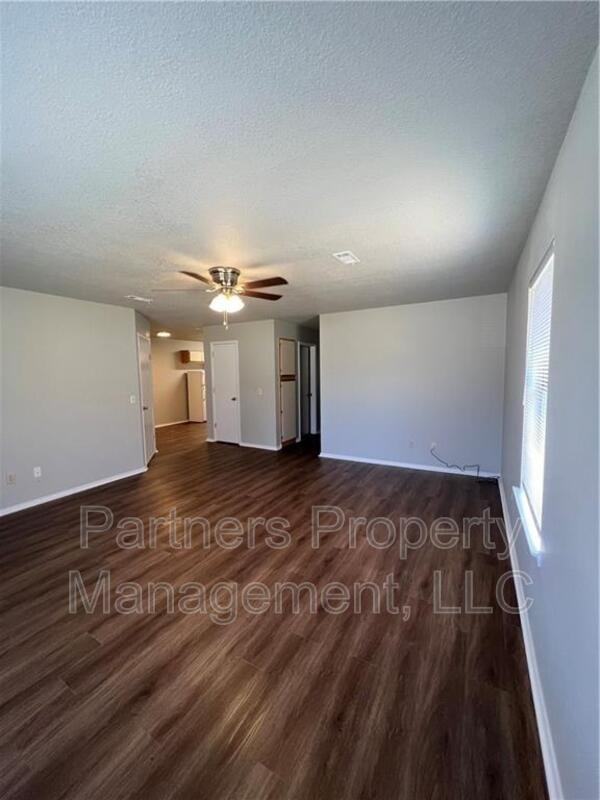 5705 Sara St - Photo 3 of 18