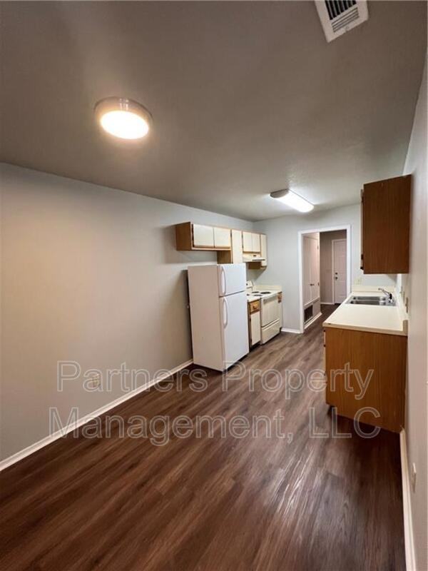 5705 Sara St - Photo 5 of 18
