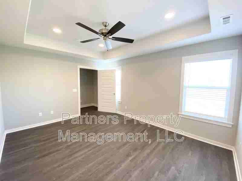 229 New York Ave - Photo 7 of 20