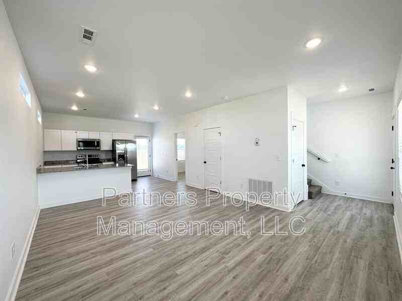 1070 Boardwalk - Photo 5 of 26